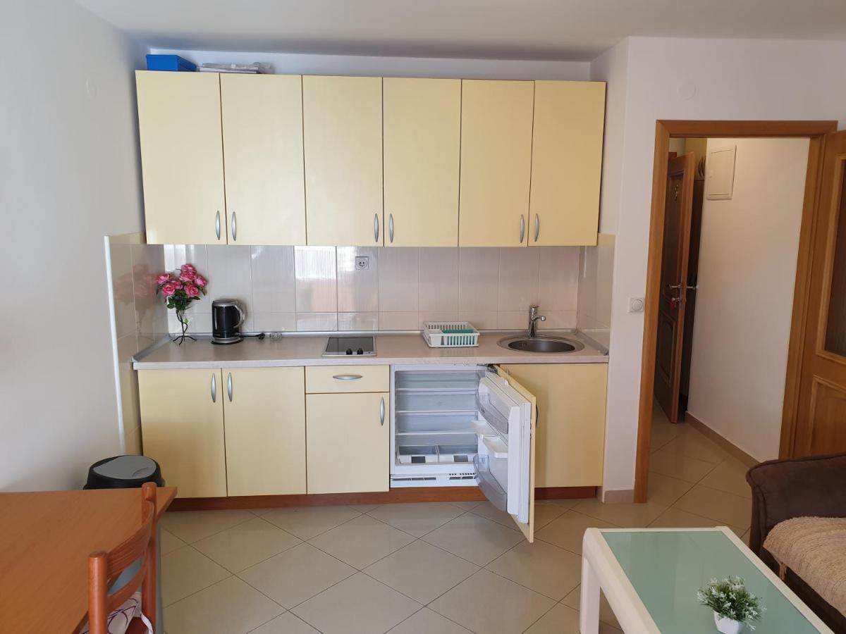 Apartments Knezovic Gradac  Kültér fotó