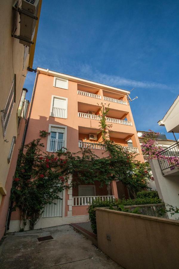 Apartments Knezovic Gradac  Kültér fotó