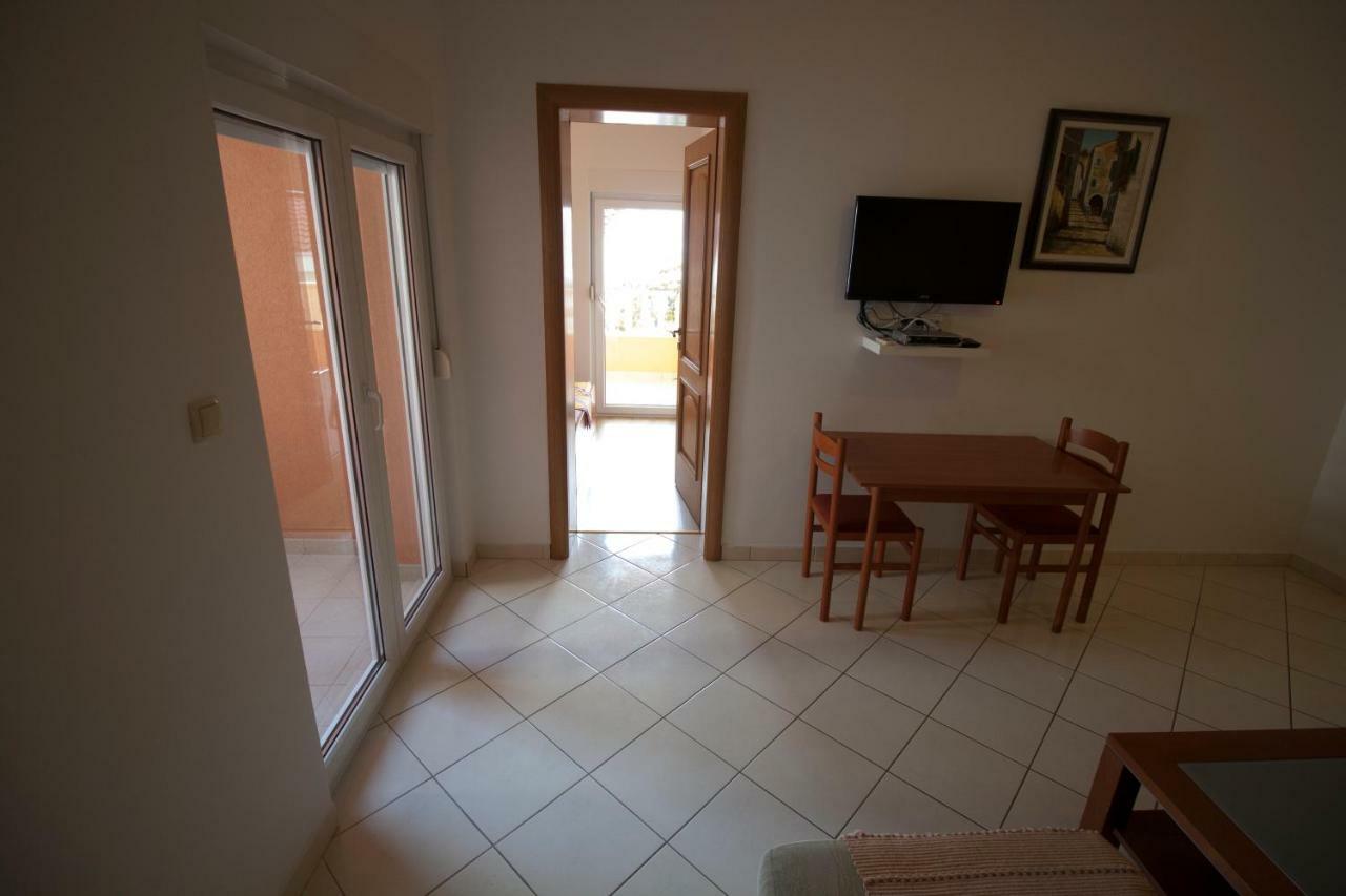 Apartments Knezovic Gradac  Kültér fotó