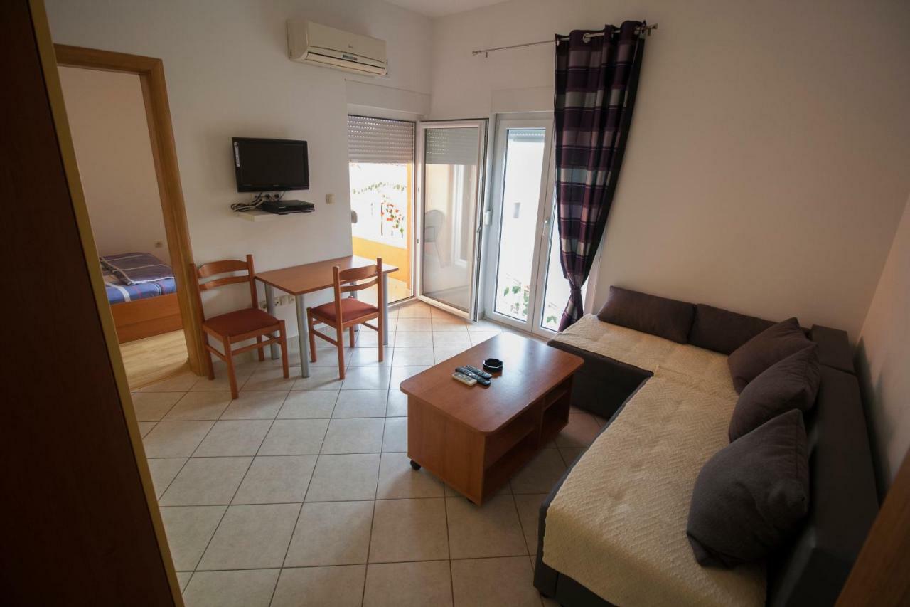 Apartments Knezovic Gradac  Kültér fotó