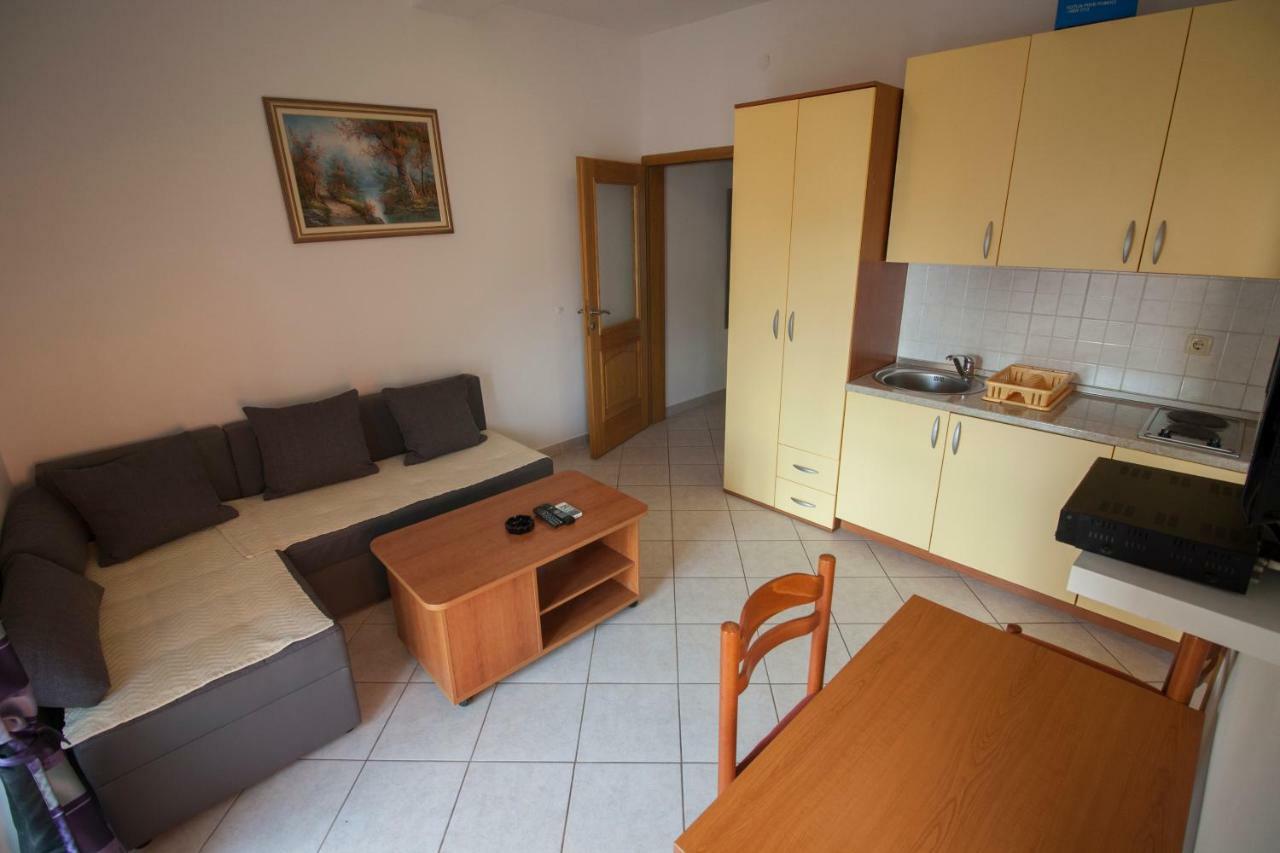 Apartments Knezovic Gradac  Kültér fotó