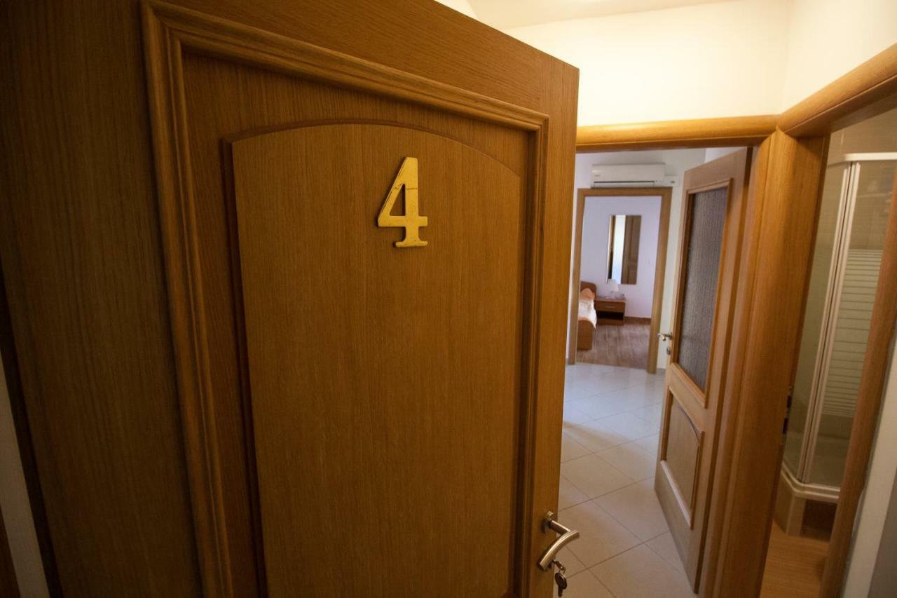Apartments Knezovic Gradac  Kültér fotó