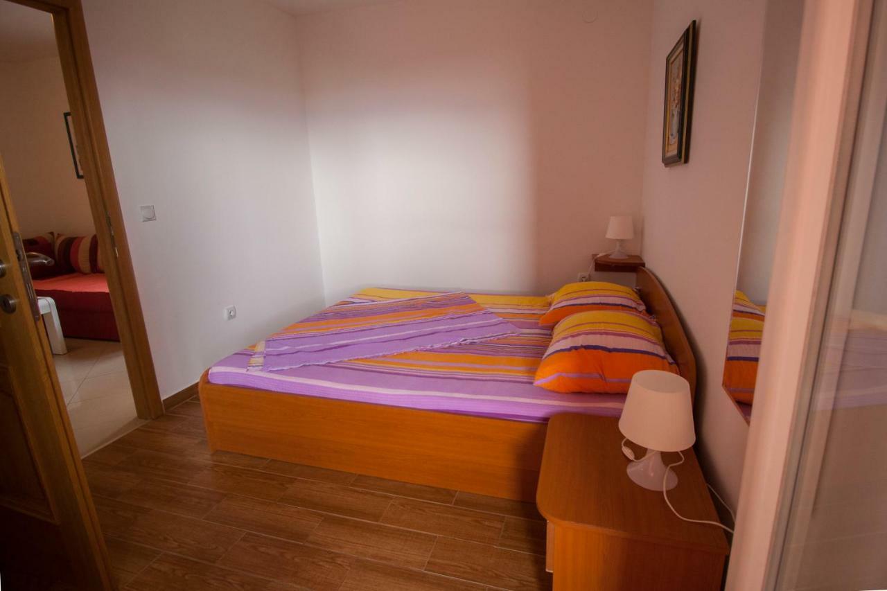 Apartments Knezovic Gradac  Kültér fotó