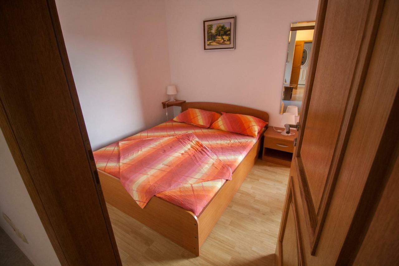 Apartments Knezovic Gradac  Kültér fotó