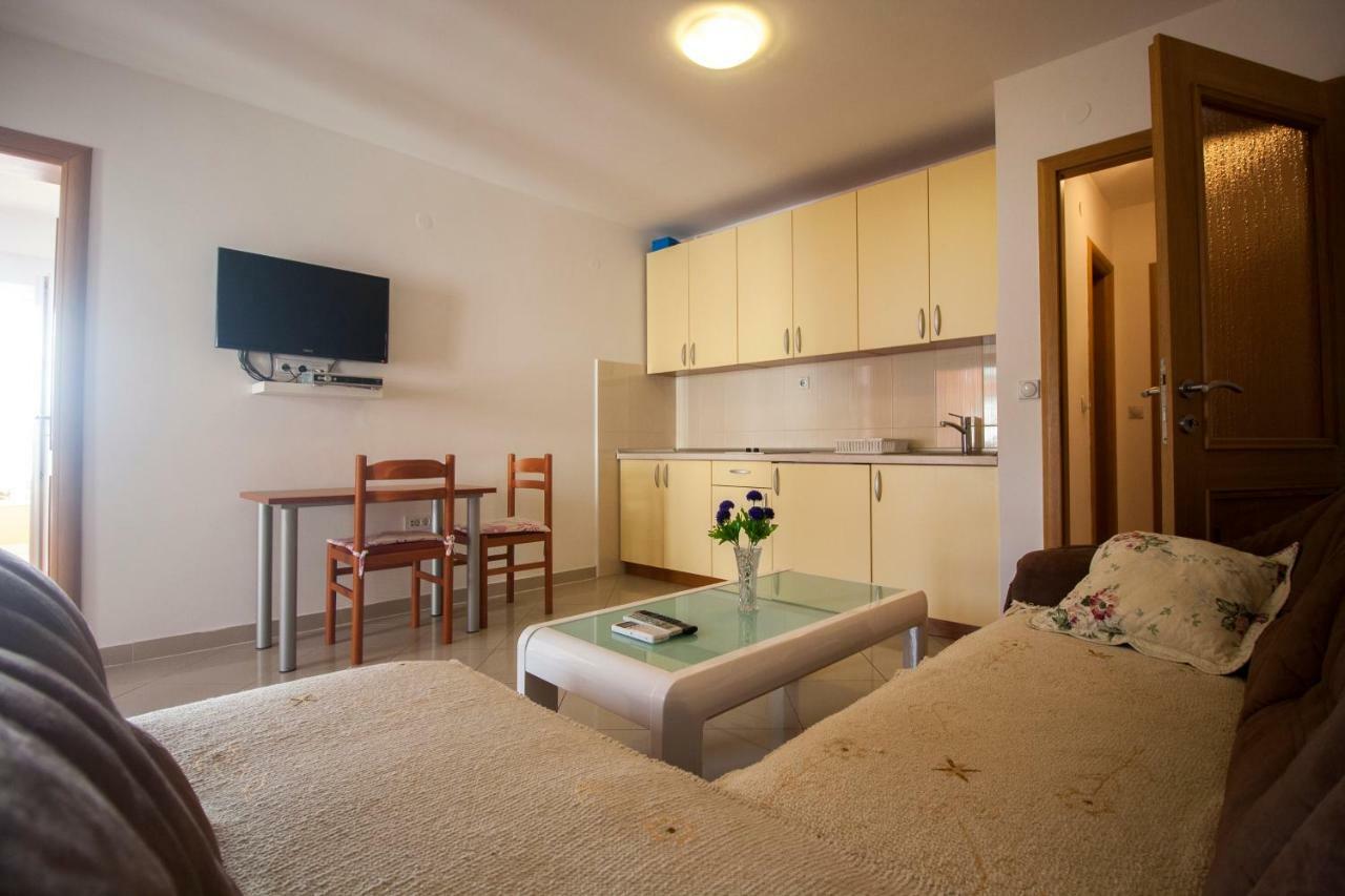 Apartments Knezovic Gradac  Kültér fotó