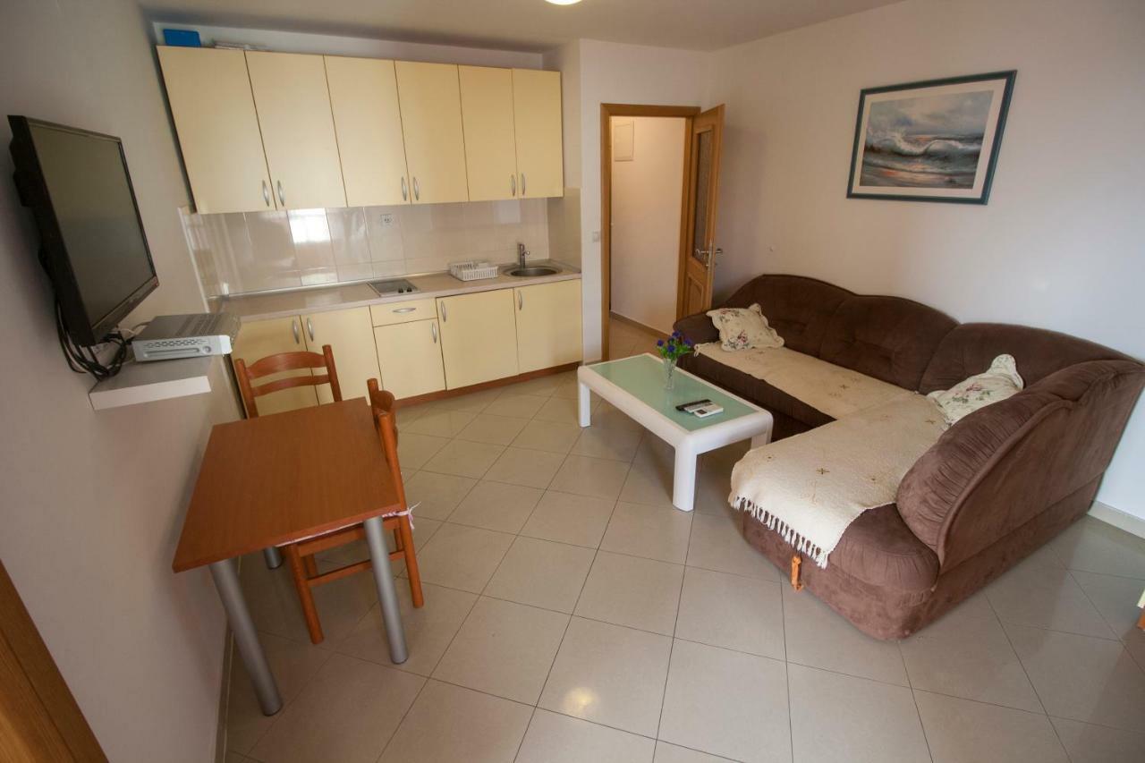 Apartments Knezovic Gradac  Kültér fotó