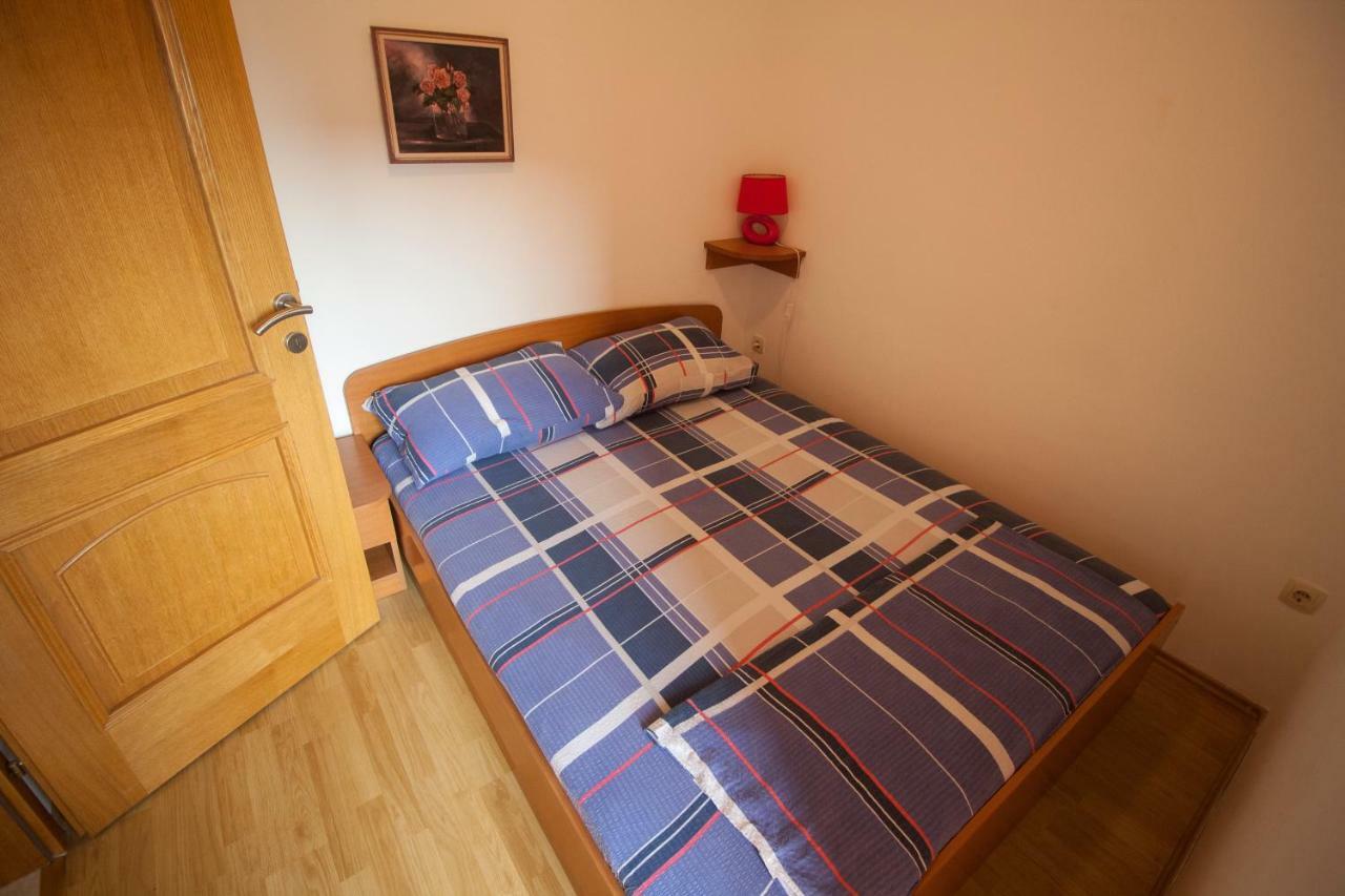 Apartments Knezovic Gradac  Kültér fotó