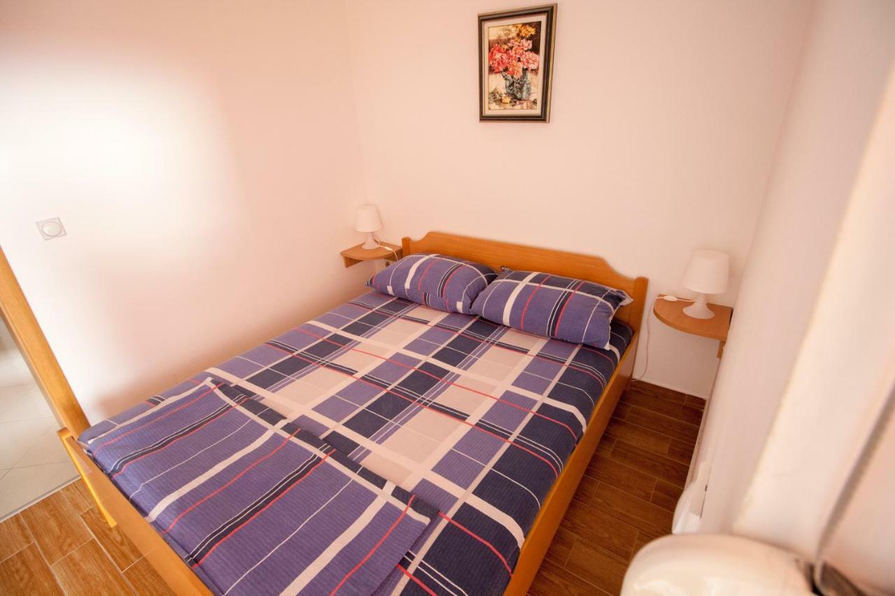 Apartments Knezovic Gradac  Kültér fotó