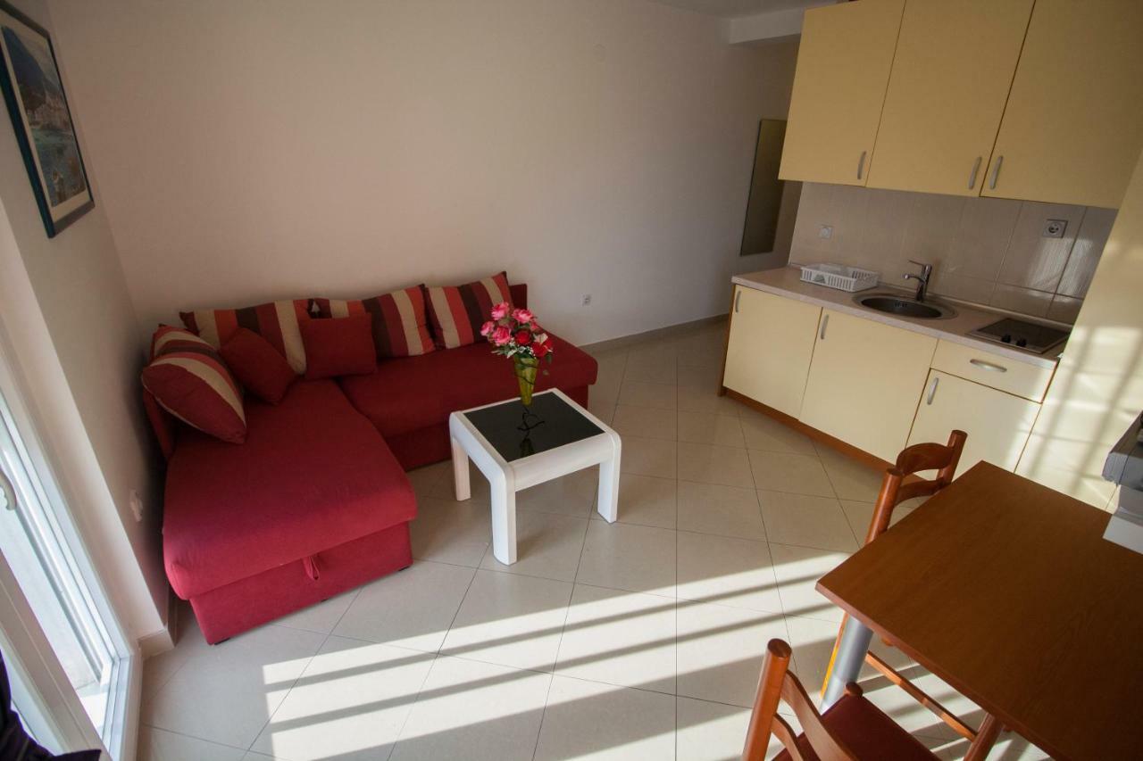 Apartments Knezovic Gradac  Kültér fotó
