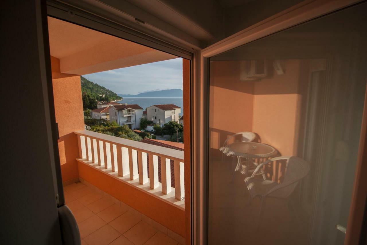 Apartments Knezovic Gradac  Kültér fotó