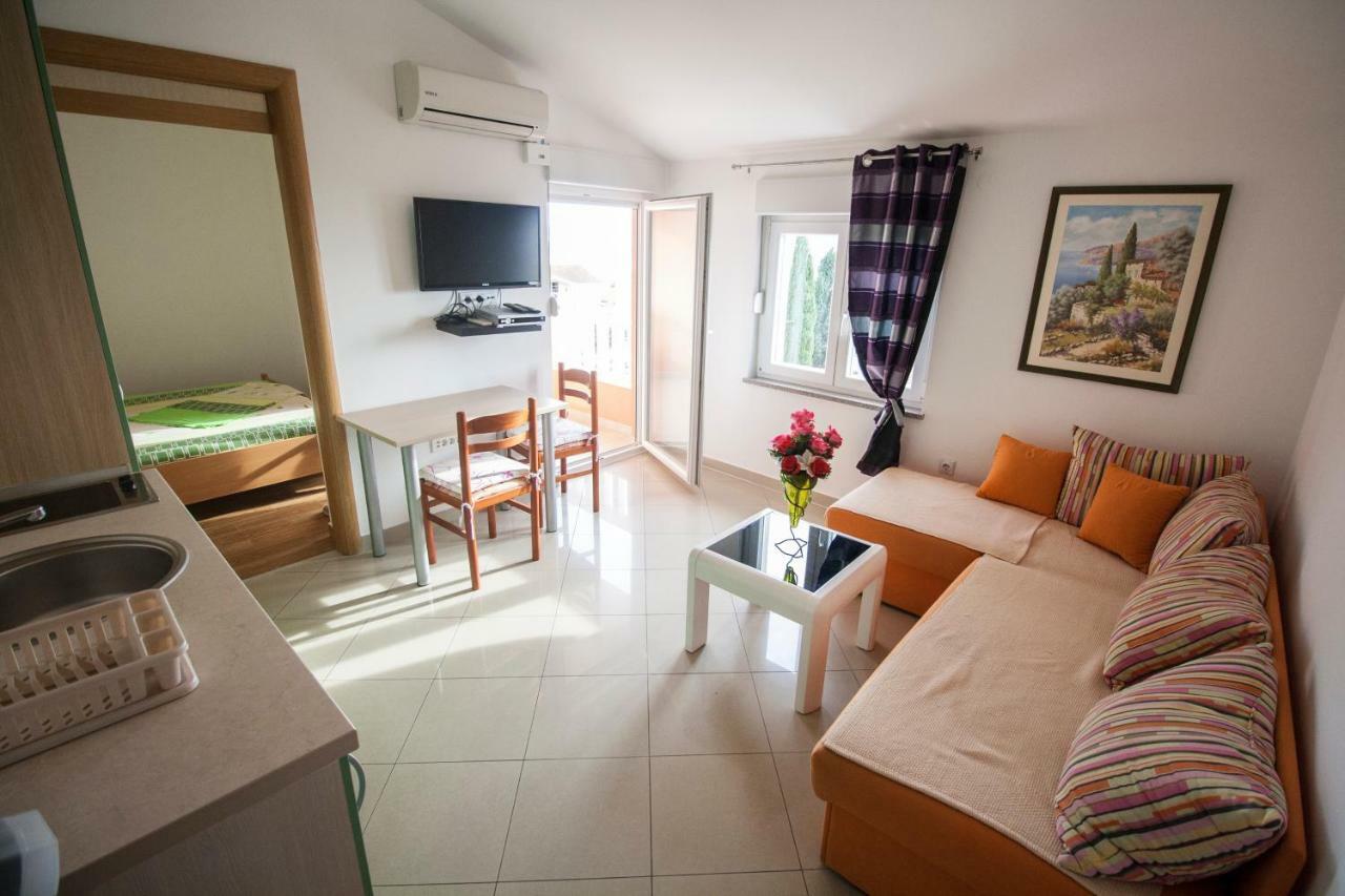 Apartments Knezovic Gradac  Kültér fotó