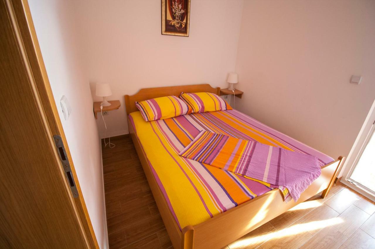 Apartments Knezovic Gradac  Kültér fotó