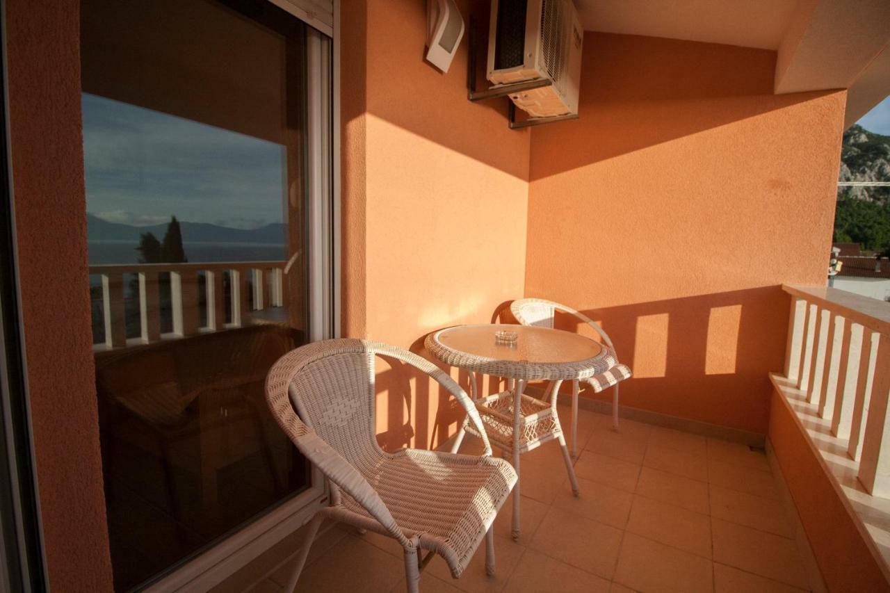 Apartments Knezovic Gradac  Kültér fotó